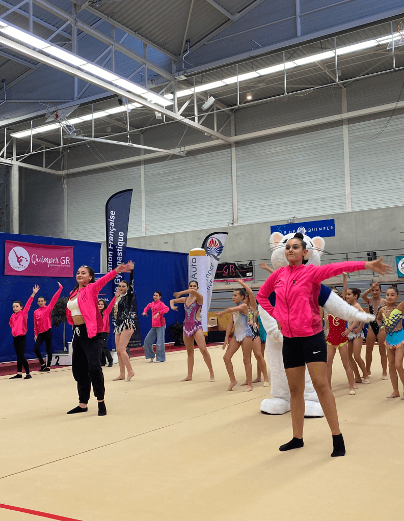 Flashmob avant le palmarès avec la mascotte Hermine